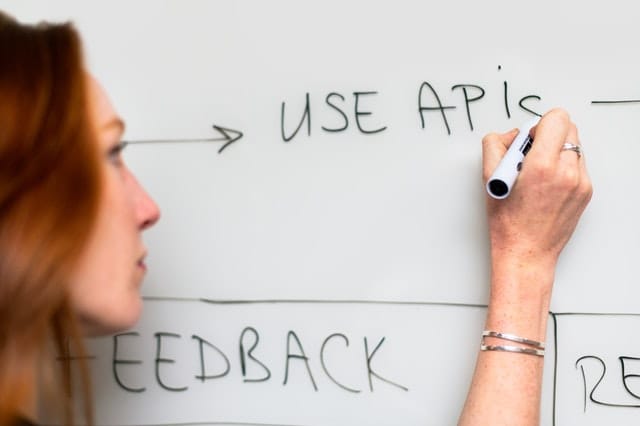 Como construir uma API RESTful simples com NodeJS, express e sqlite3